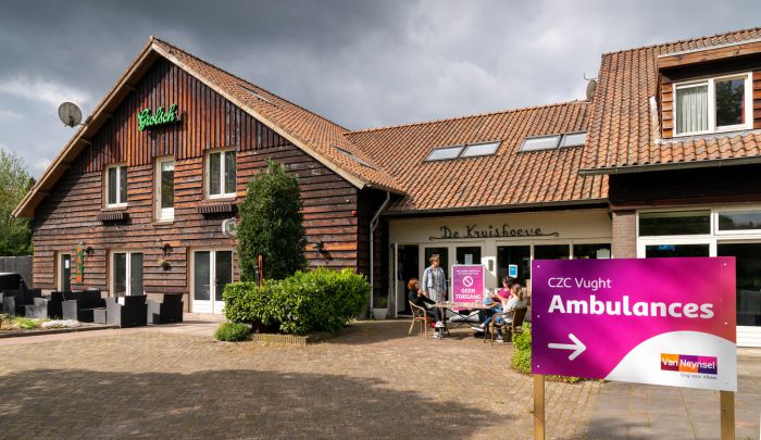 Menswaardige zorg in tijden van crisis Menswaardige zorg in tijden van crisis